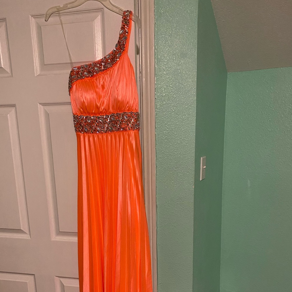 Only worn once!